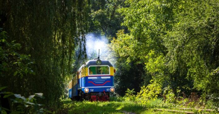 Рівненська дитяча залізниця рух дитячої залізниці
