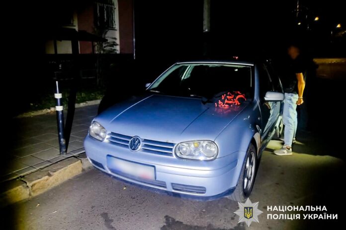 Викрадений Volkswagen на вулиці Героїв Поліції у Рівненському районі чоловік позбувся