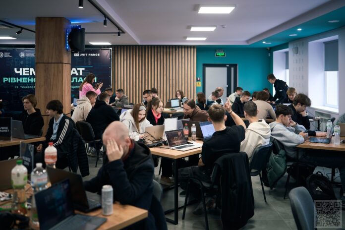 Чемпіонат з технологічного спорту в дисципліні CTF (кібербезпека) вдруге відбувся на Рівненщині Чемпіонат з технологічного спорту в дисципліні CTF (кібербезпека) вдруге відбувся на Рівненщині