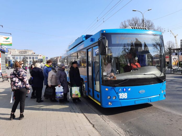 Громадський транспорт у Рівному 26 жовтня