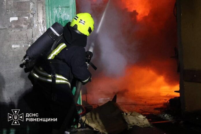 Травмовано двох людей внаслідок обстрілу підприємства Рівненщини Травмовано двох людей внаслідок обстрілу підприємства Рівненщини