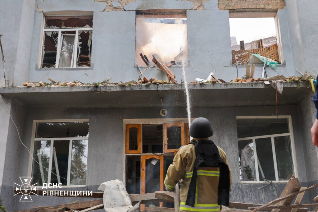 Ліквідація наслідків атаки на Рівне