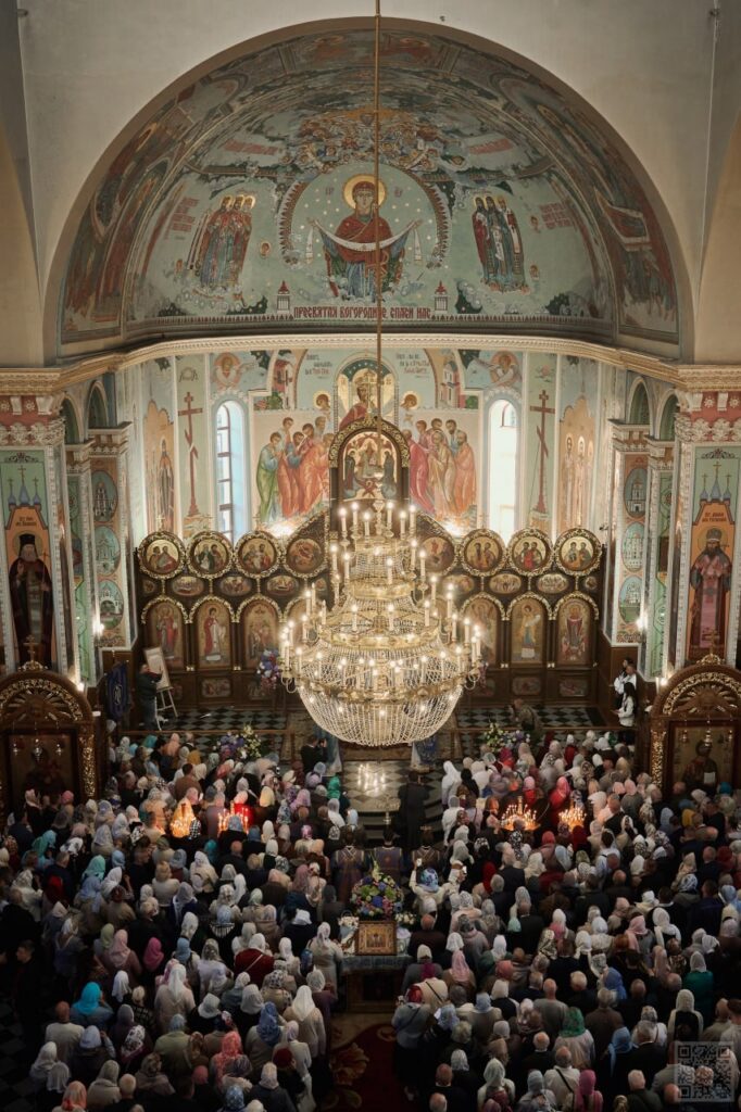 У Рівному вшанували захисників України: воїнам вручили обласні відзнаки 3 Молитва за українських захисників