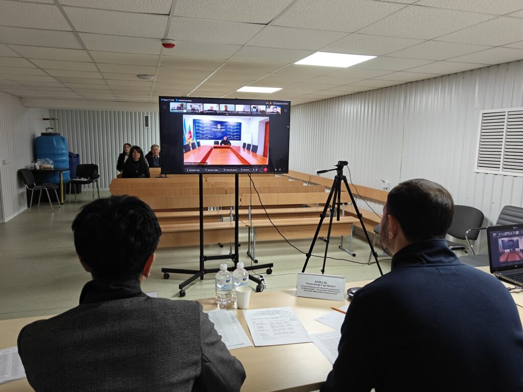 Після нічних атак Коваль провів термінову нараду з керівниками районів і громад Рівненщини 1 Наслідки нічних атак на Рівненщині