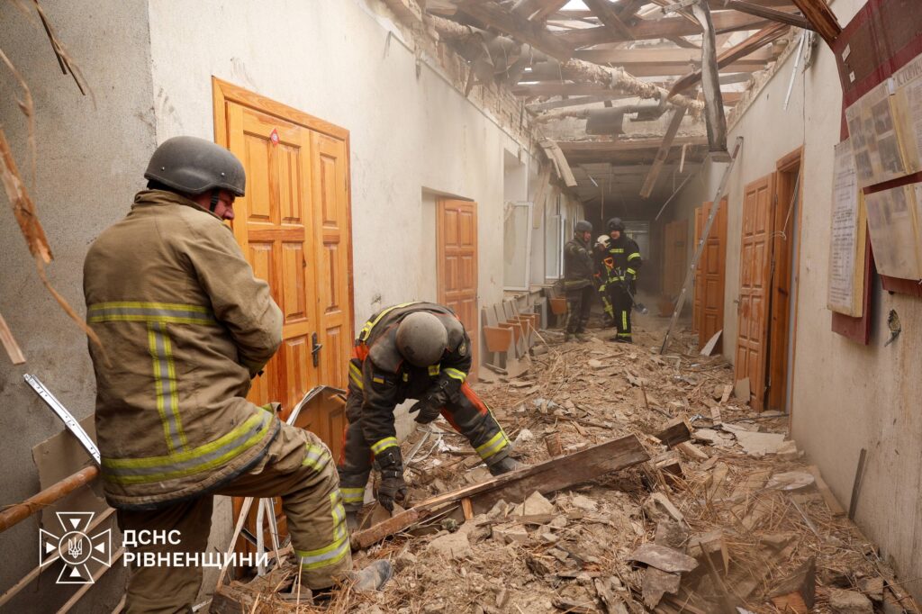 Наслідки падіння уламків БпЛА у Рівному