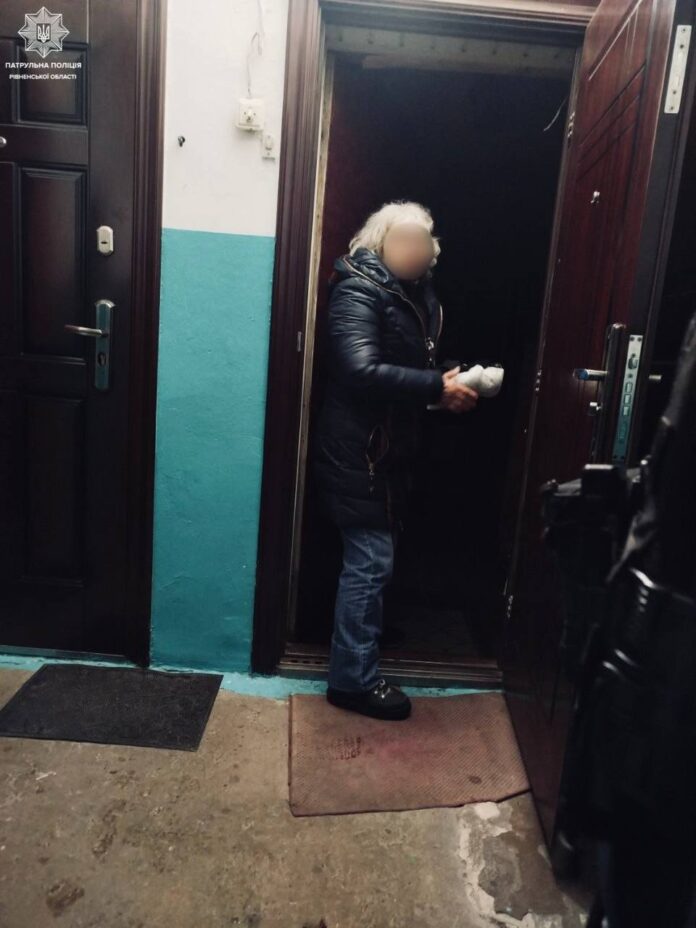 Патрульні повернули додому літню рівнянку, яка загубилася Патрульні повернули додому літню рівнянку, яка загубилася
