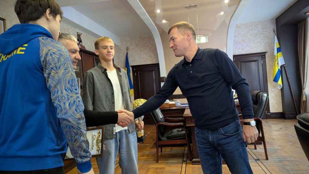 Збірна Рівненщини U-15 виборола «золото» чемпіонату України з важкої атлетики 3 Переможці чемпіонату України