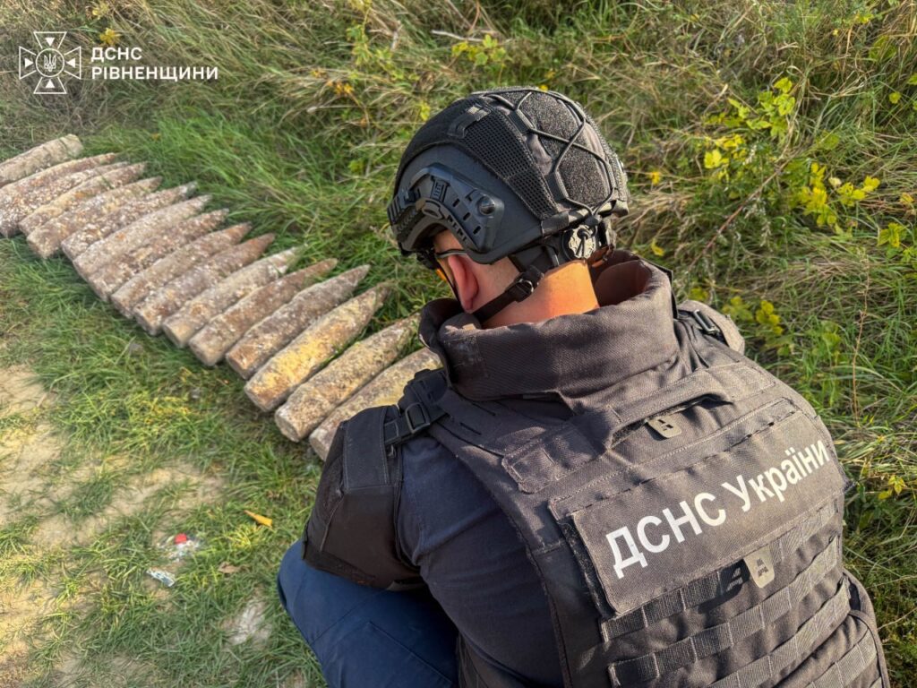 На Дубенщині піротехніки знешкодили 21 артилерійський снаряд 1