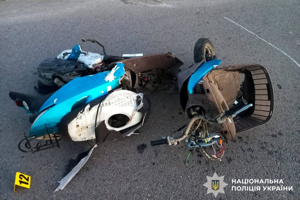 На Костопільщині внаслідок ДТП загинула скутеристка 1