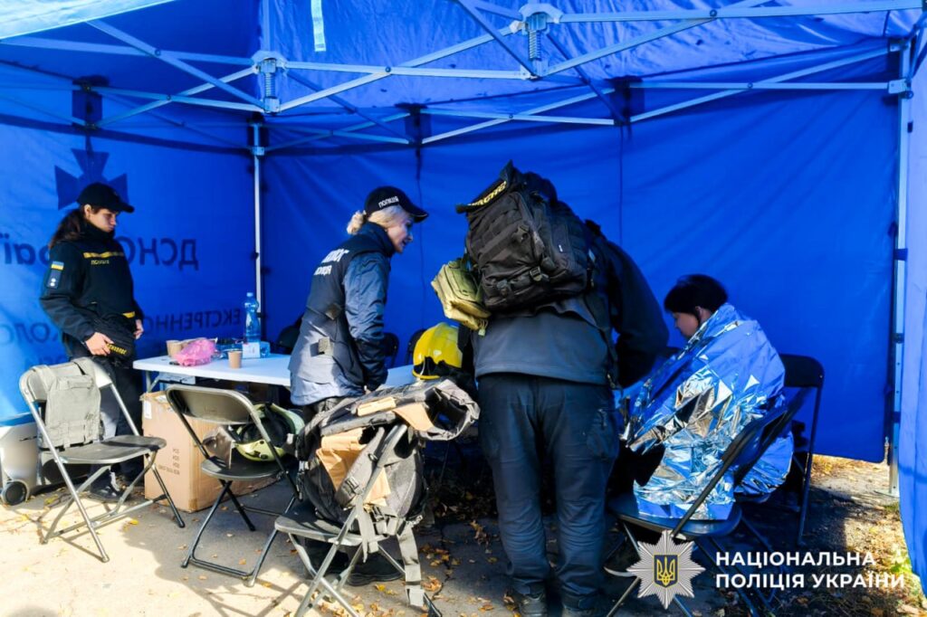 Ворожа атака на Рівне: з’явилися перші фото пошкоджень 7 Поліція фіксує наслідки обстрілу 1
