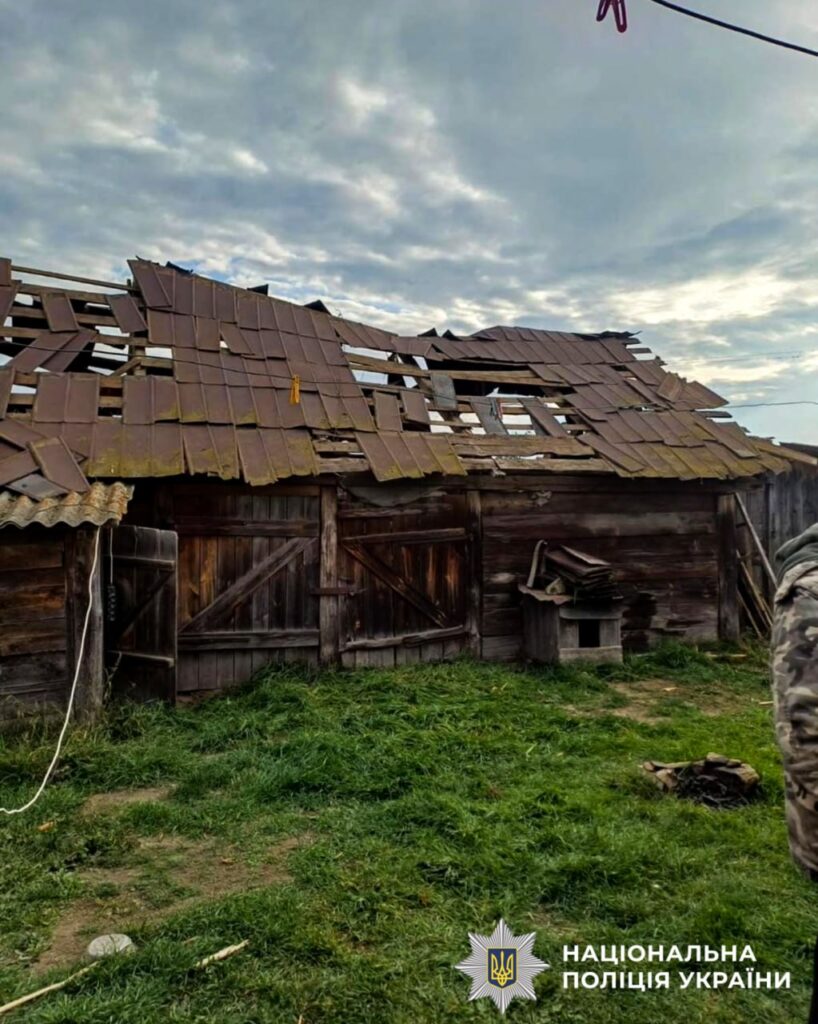 «Війна з цегляним туалетом»: голова Рокитнівської громади про наслідки удару рф 3 Пошкоджена ударною хвилею будівля