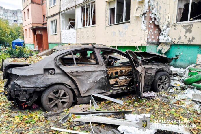 Пошкоджені автомобілі після атаки Ворожа атака на Рівне