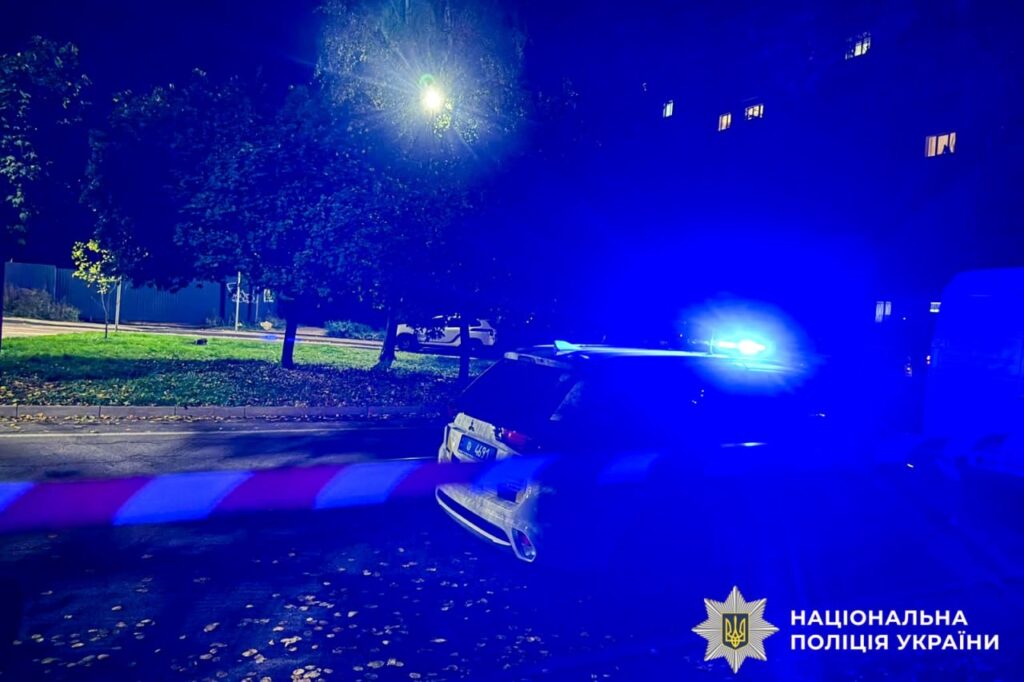 Вибухи у Рівному та пожежа на Сарненщині: перші деталі (ФОТО) 2 Правоохоронці охороняють територію після вибуху