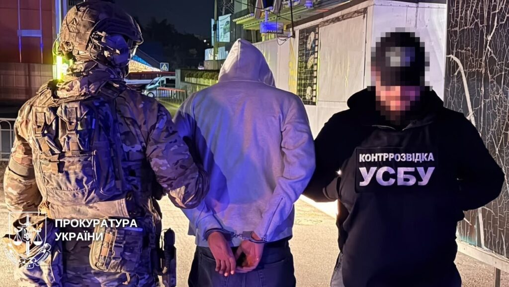 Головні надзвичайні події та злочини на Рівненщині за тиждень: заміноване авто ЗСУ, збиті пішоходи та канал втечі за $7000 1