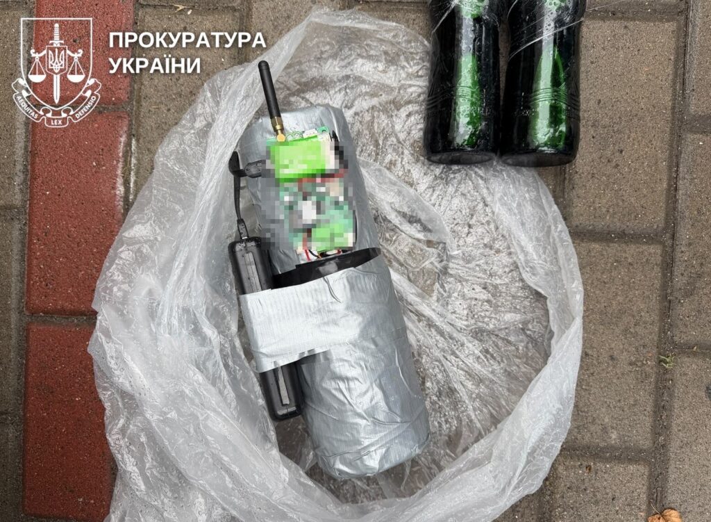 У Рівному 19-річний юнак намагався підірвати автомобіль Сил оборони 2 Спроба підриву автомобіля Сил оборони