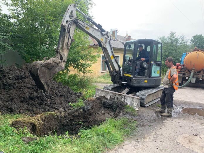 Відключення води 4 жовтня рівне У Рівному 4 жовтня відключили воду