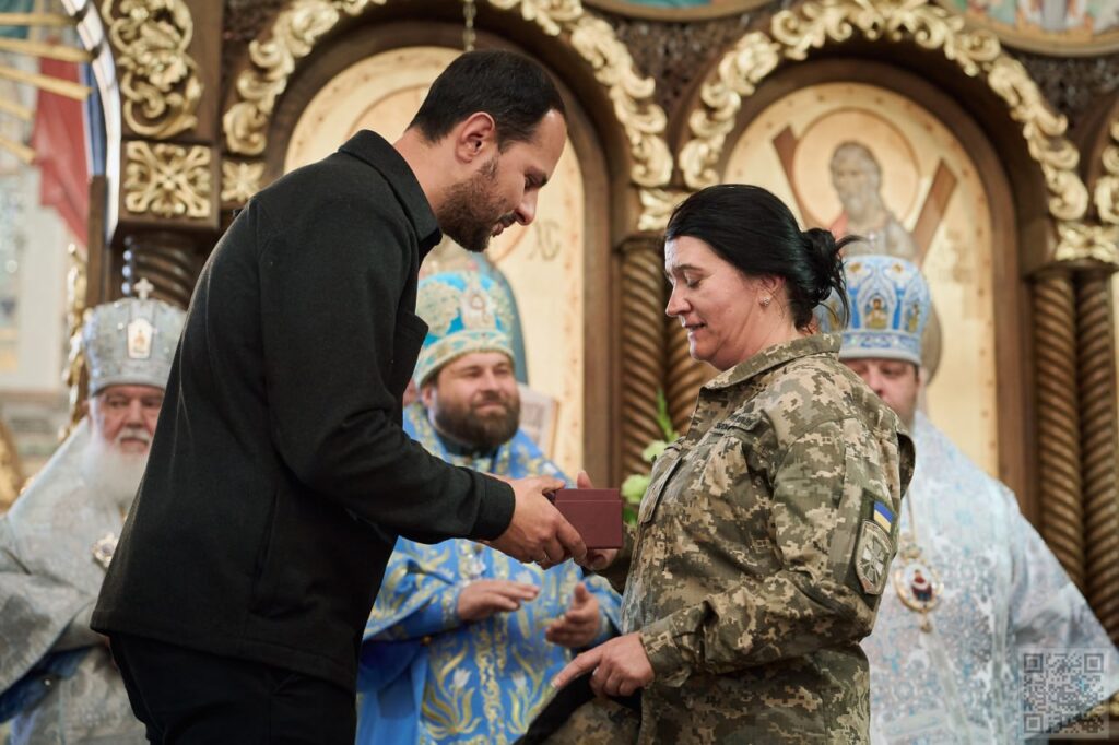 У Рівному вшанували захисників України: воїнам вручили обласні відзнаки 1 Вшанування захисників у Рівному