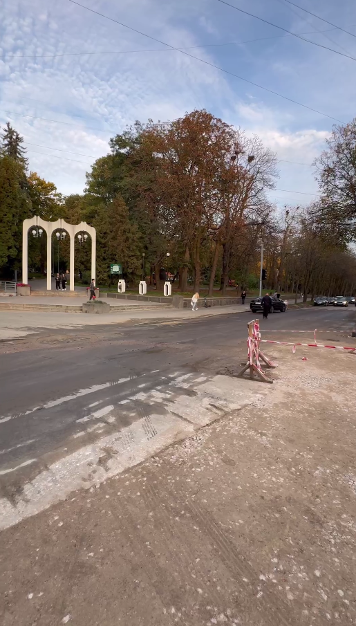 Вулицю Чорновола у Рівному вже відкрили для проїзду Вулицю Чорновола у Рівному вже відкрили для проїзду